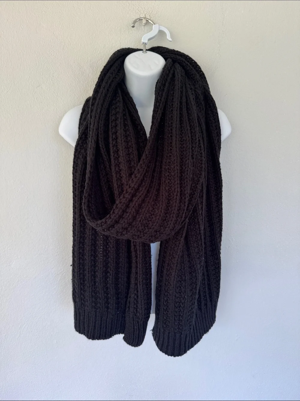 Black oversized ribbed crochet cable knit winter scarf one size